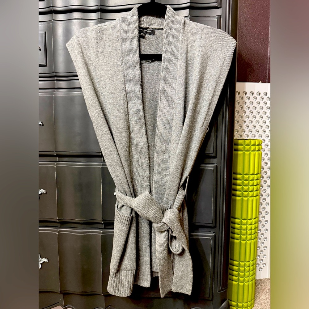 Banana Republic XXS Tie Front Sweater with pockets